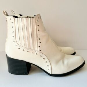 🎁5/$25 Circus by Sam Edelman Jenna White Vegan Leather Ankle Boots
